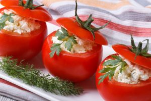 tomato stuffed with cottage cheese and parsley